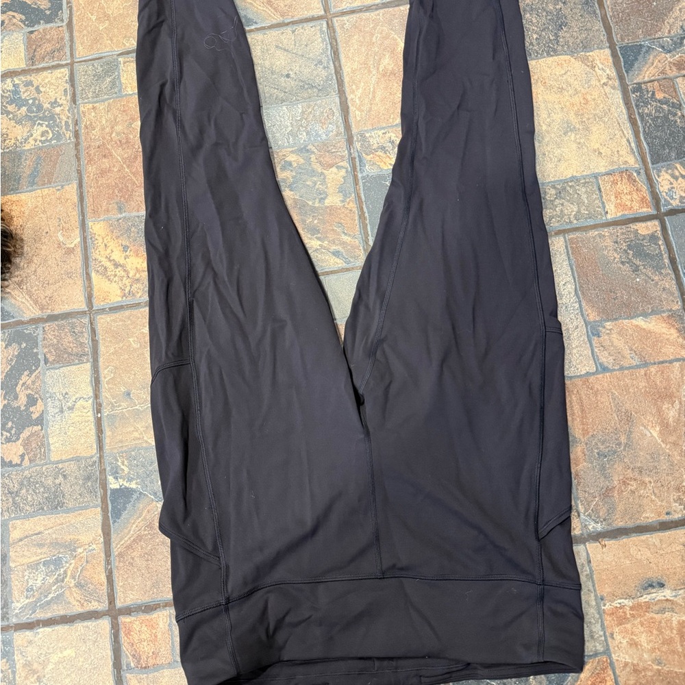 lululemon athletica Black Leggings wunder under size 12